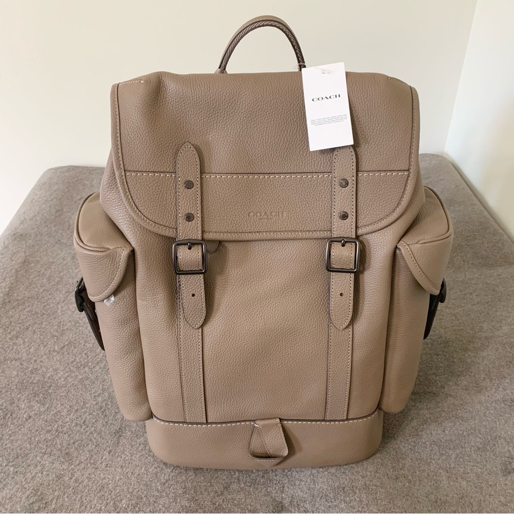 Coach Hitch Backpack Pebbled Leather Tan / Brown